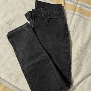 Levi size 7 black jean skinny